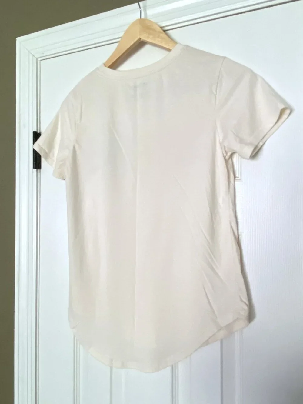Care Bears - Ivory Rainbow Bears Graphic T-Shirt - Kids Size M (7/9)